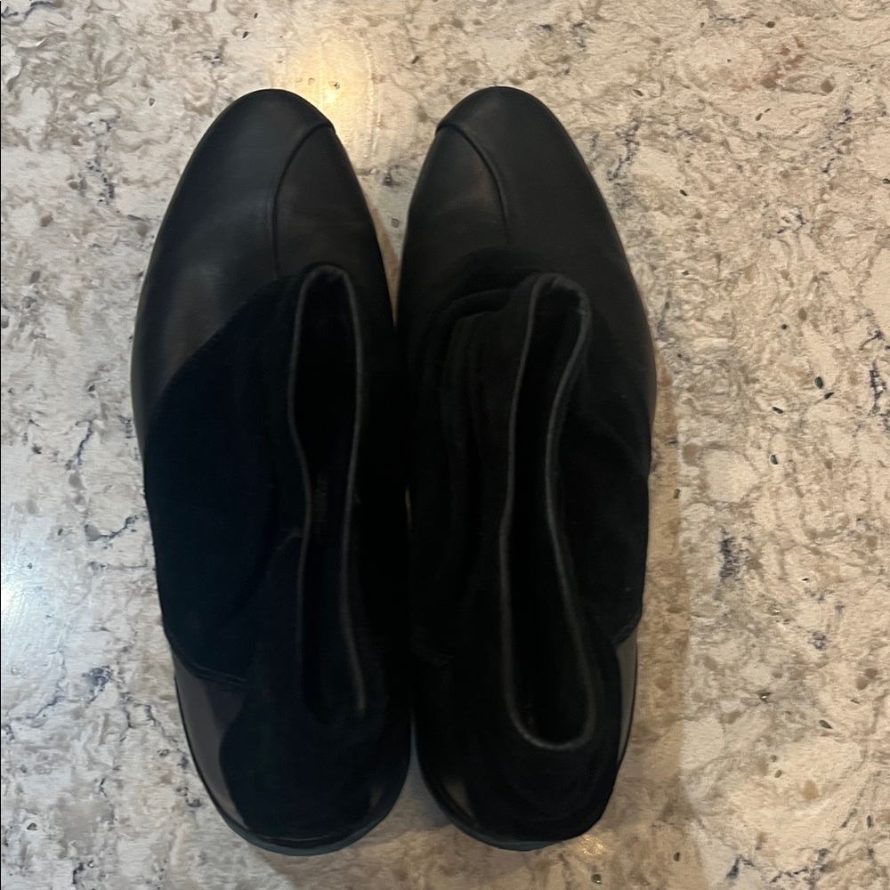 Patagonia Woman Black Leather Ankle Boots